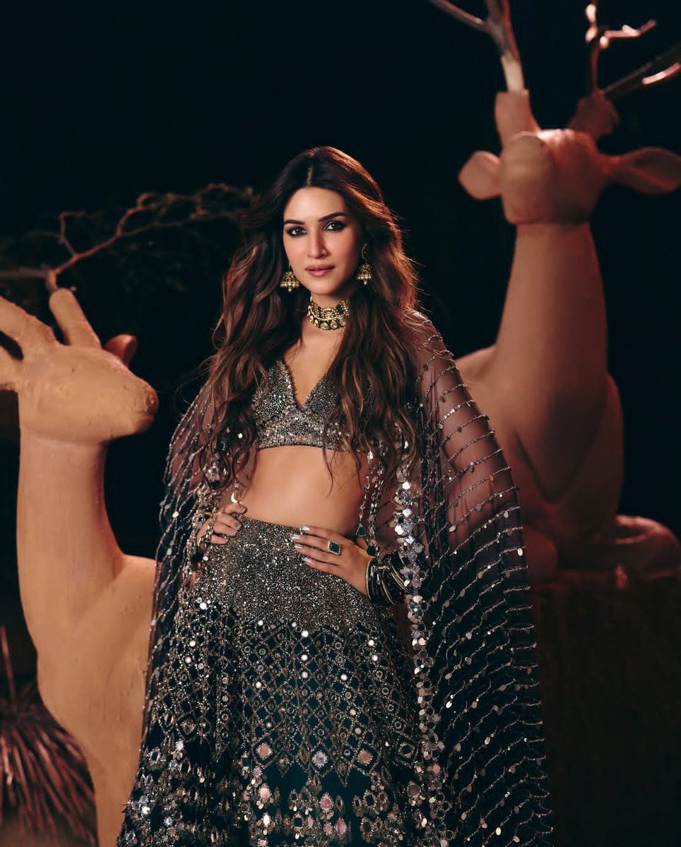 Krlives's tweet photo. #Kriti #KritiSanon https://t.co/YtsZTfwmgc