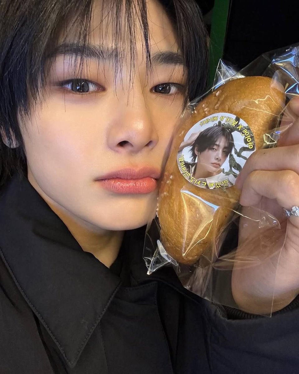 i2yen's tweet photo. im obsessed with his eyebrows https://t.co/iFgBTQyiTP