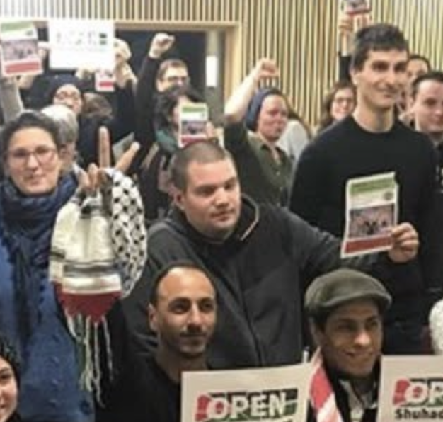LeGlaive's tweet photo. Donc :

> KEVIN T.
> Schizo
> Pro-Palestinien
> Pète un cable
> Tire à vue
> Fait plusieurs victimes
> Le seul mort était Chrétien 

LA GAUCHE MENT. LES MEDIAS MENTENT. https://t.co/709JGM1Sia