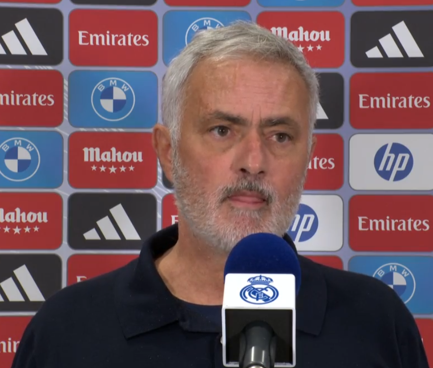 theMadridZone's tweet photo. 🚨 José Mourinho: "I dedicate this win to the Barca fans that did NOT LET ME TAKE MY NAP in the hotel today.

They came to the hotel and they kept singing all day, so I couldn't take my nap.

Well, I didn't nap, but I did beat their team.

A big hug to them." 😘😴 https://t.co/INQ1d3hOc4