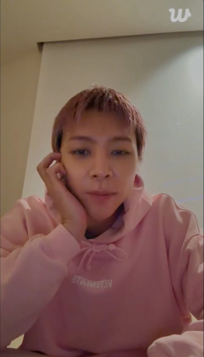mjuncottonk's tweet photo. スホさんとかヤンヤンもだけど、今回ジャニが日本公演にピンクモリで来て、私の推しのピンクモリ率がたかい。

ピンクモリ個人的にだぁいすきで嬉しい💕 https://t.co/LV2WtWFABp