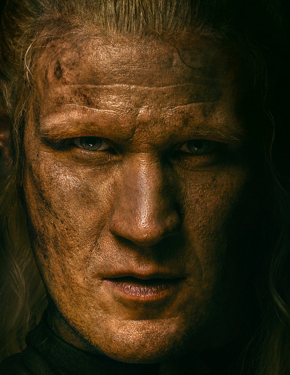 thinkmattsmith's tweet photo. matt smith as daemon targaryen photographed by james minchin https://t.co/RPsSr8e7jx