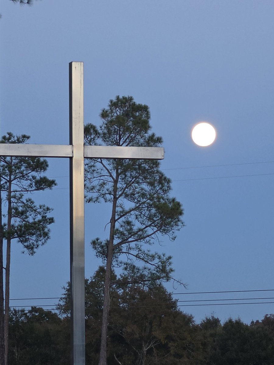 LesProctor's tweet photo. Such a beautiful moon 😍🙏 https://t.co/r3sTeB58xU