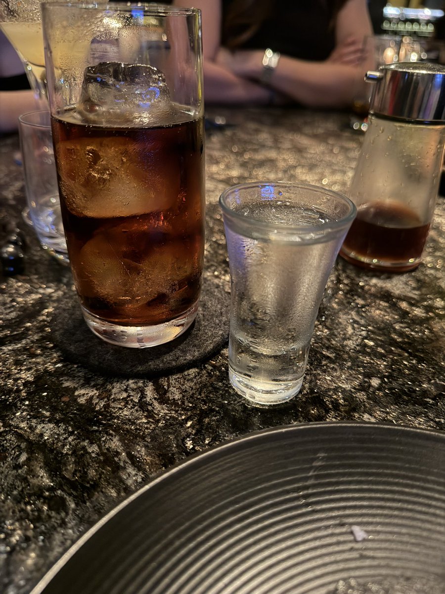 RayadosxWeber's tweet photo. Un Cascahuin para ver el americano. 

Buen domingo para todos. 

Salud https://t.co/wredVVdEyh
