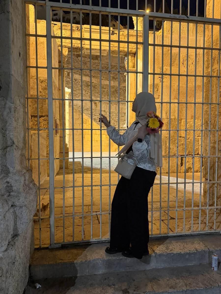 israaab2's tweet photo. المدرج الروماني الي ما لحقته🥹😔💔 https://t.co/qtKGvOCnR6