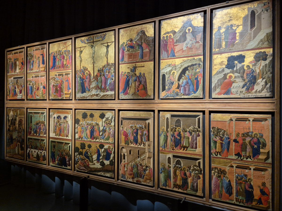 PachlJaromir's tweet photo. #GreatPaintingsByOldMasters □Maesta (1311) ☆DUCCIO DI BUONINSEGNA (1255-1319)▪︎3/4▪︎The magnificent and grandiose reverse side of the monumental Maesta altarpiece. Here, the master Duccio—with truly breathtaking artistry and mastery—depicts 26! scenes from the Passion Week, ranging from Jesus’s entry into Jerusalem on Palm Sunday and the Crucifixion, all the way to the Resurrection. It is arguably the most beautiful part of the altarpiece—a section from which it is difficult to tear oneself away. Examining each of the 26 biblical scenes in detail is a truly uplifting artistic and theological experience▪︎🏛@duomosiena-SIENA