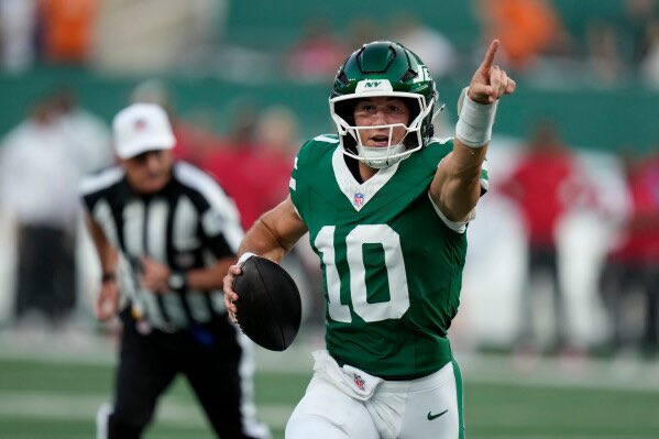 _the6thman's tweet photo. At this point, you give Cade Klubnik 10 games of NFL experience and see what happens.

This is beyond a no-brainer decision. 
Nothing to lose. https://t.co/rBuWa1HZZE