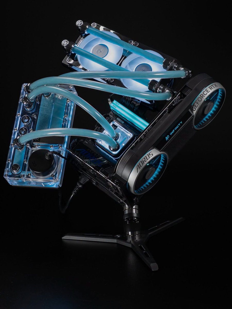 XPCMTeam's tweet photo. Infinity Creativity by Herokii Customs @herokii_customs (IG)
#pcbuild #pcsetup #pcmodding #gamingpc #custompc #xpcm #watercooling #customloop https://t.co/f53SzwuORC