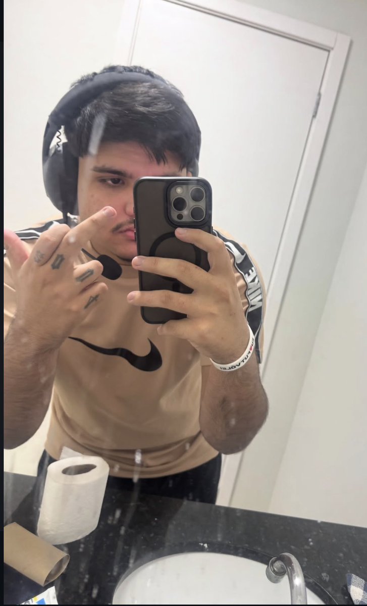 ianzinjj's tweet photo. aqui pra você petista kk https://t.co/JOAXT1LFIe
