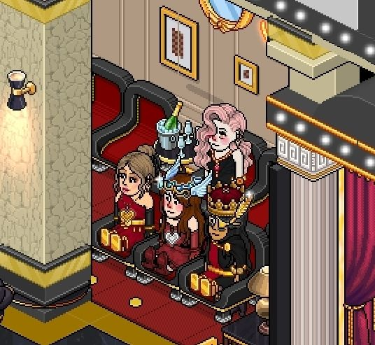 n87_HB's tweet photo. Fotito con mis compañeras  @darthangiex y @xEms_hb también nominadas a PUBLICISTA DEL AÑO 🌟
Mucha suerte chicas ☺️ https://t.co/lfXGaeEZQG