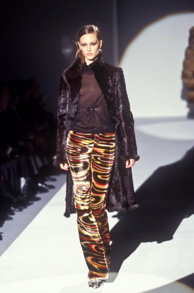 milldealss's tweet photo. vintage Gucci by Tom Ford f/w 1999 psychedelic swirl velvet flared pants https://t.co/X9a3EqlfpD