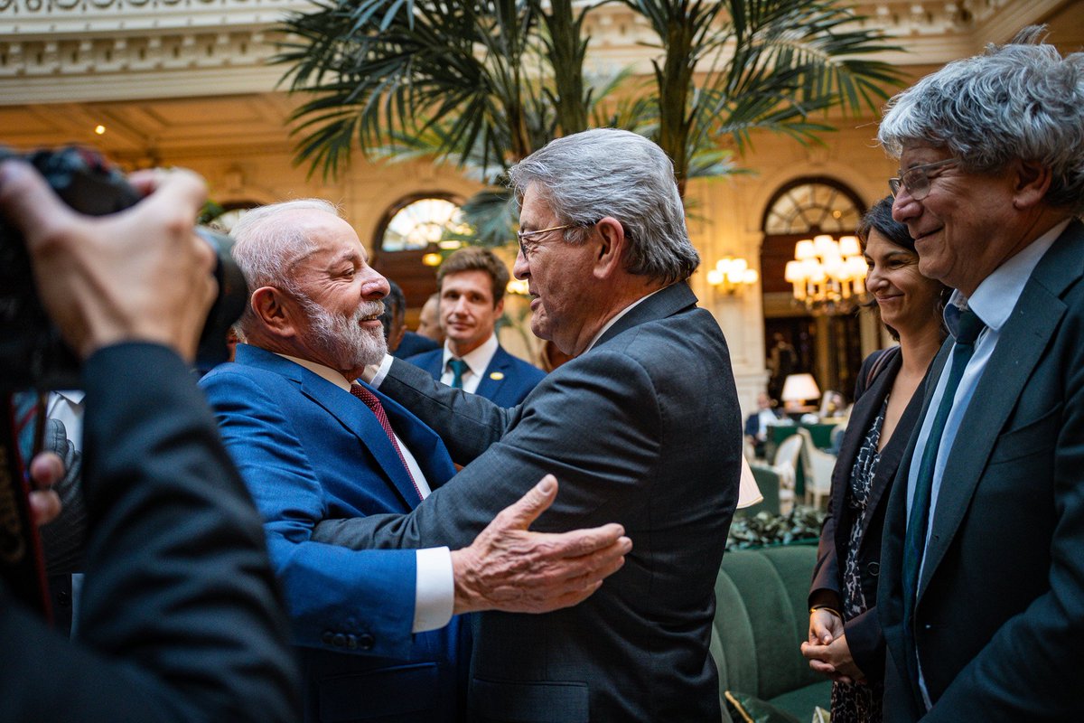 Chapitalistes's tweet photo. @alarituita You know when Lula was imprisoned, Mélenchon went to Brazil to protest for Lula https://t.co/pLxtEG42tY