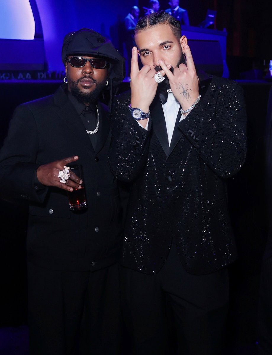 Vyllahr's tweet photo. Popcaan pulled up to Drake’s 40th Birthday Party for his first time ever in NYC https://t.co/uQGyAHVC7r