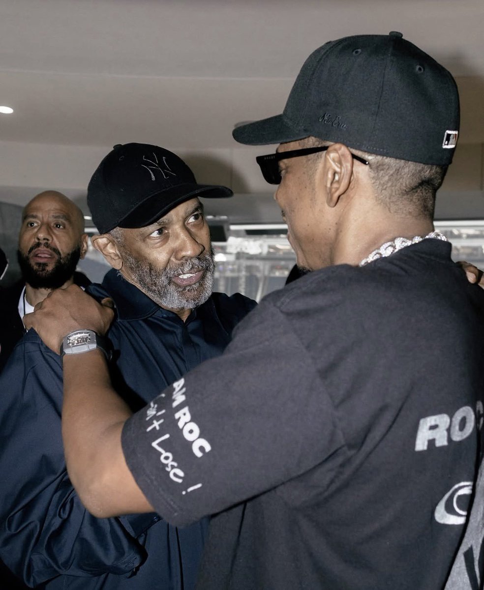 _RTpoint's tweet photo. Prime Denzel Washington vs TODAY'S 

Time really flies but the legendary energy stays intact. https://t.co/fuSEGoyF8f