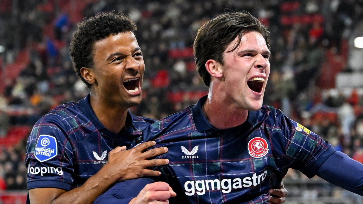 vandaaginside's tweet photo. FC Twente gaat AZ voorbij na overwinning in Alkmaar
https://t.co/qhurK8uwxZ
#vandaaginside https://t.co/XMdbiSZR92