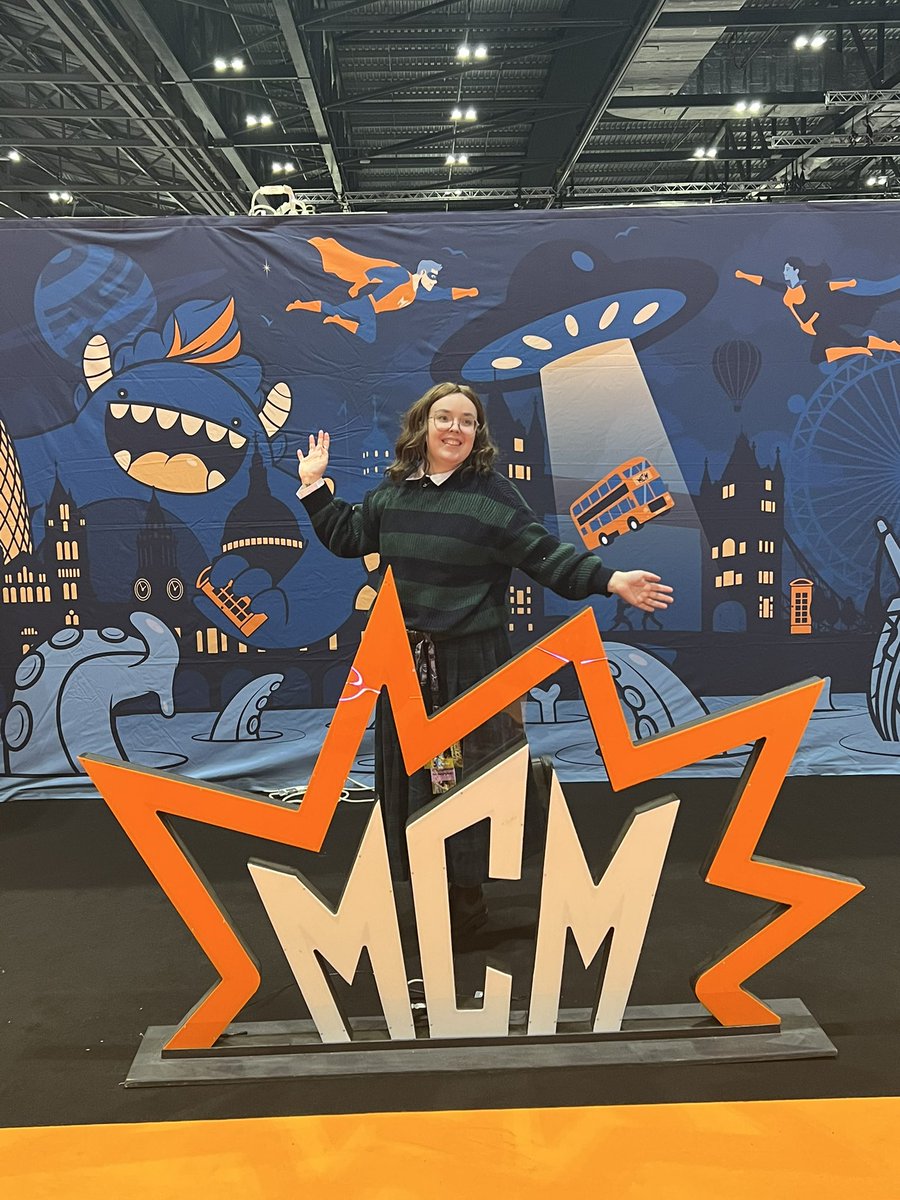 bellatrixisme's tweet photo. #MCMLONDON DUMP! 

it’s been a whirlwind of a weekend and so much fun seeing new friends and old’n https://t.co/DvxYo8PqVH