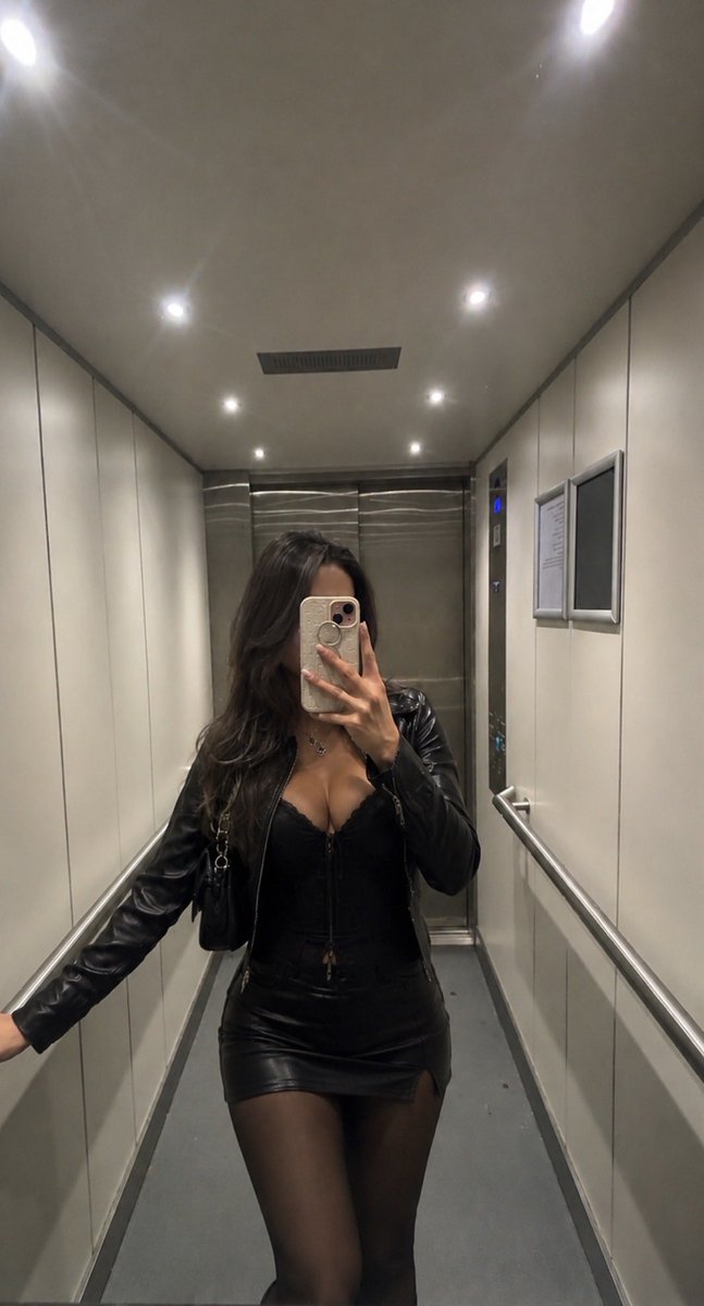 Goddesgabrielax's tweet photo. Je weet waarom je hier bent. Niet voor gratis aandacht, maar om te geven wat mijn tijd waard is. Betalen of wegwezen. Zo simpel is het. 💋
#Findom #FinDomme #Tribute #Geldslaaf #FinanciëleDominantie https://t.co/zYc7GmpIoF