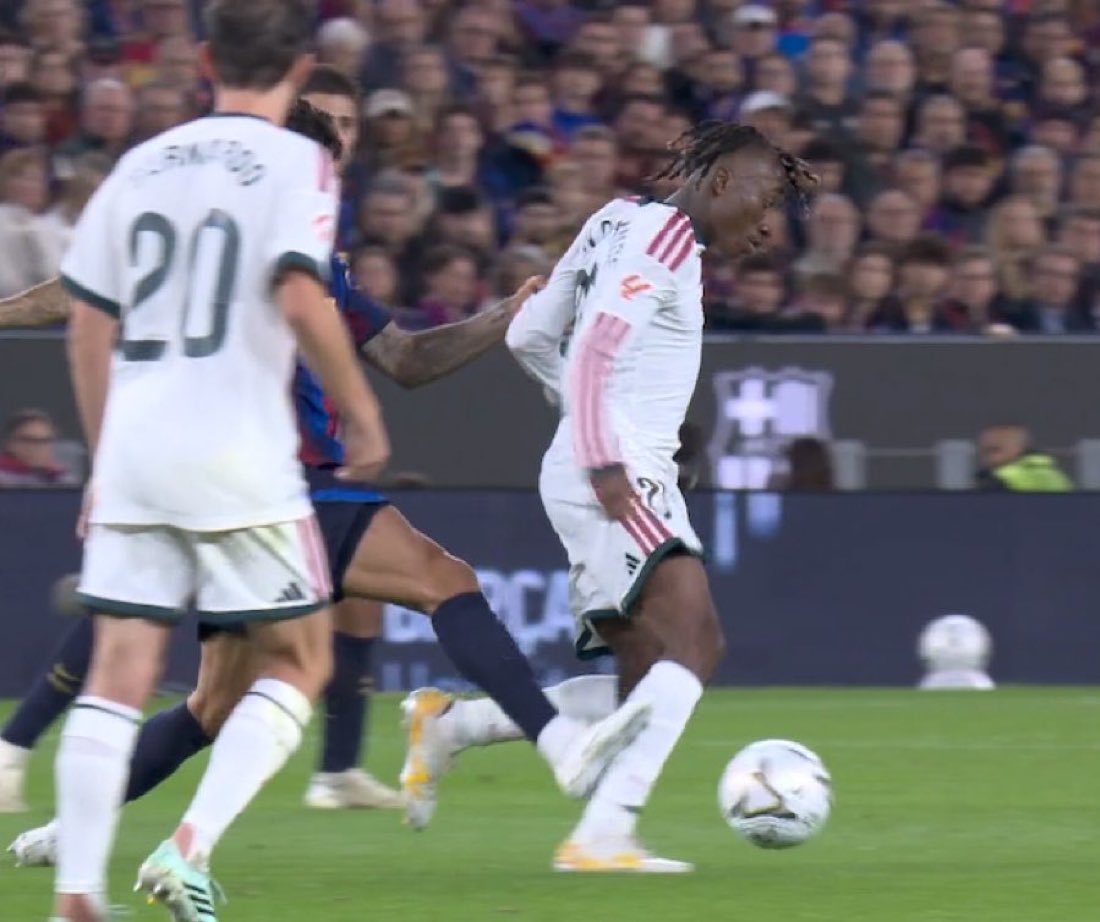 madrid_total2's tweet photo. Esto es el Barcelona en La Liga. https://t.co/AkJEvgk6nJ