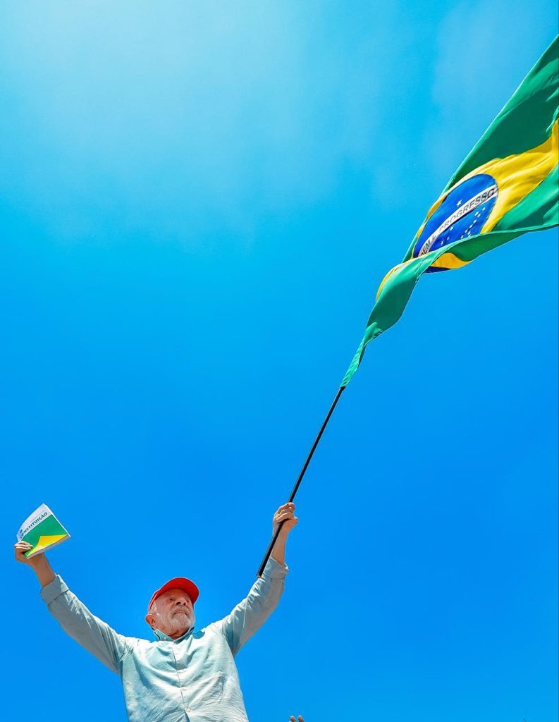 housethedragons's tweet photo. VENCEMOS! O PRESIDENTE LULA FOI REELEITO! 🇧🇷🥳

OBRIGADO, BRASIL!!!! ISSO FOI HISTÓRICO!!! ❤️⭐ https://t.co/BFxzmNeTur