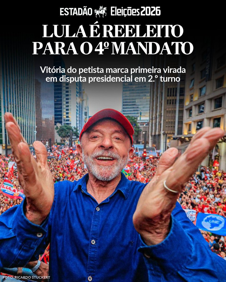Estadao's tweet photo. Lula conquista virada inédita em disputa presidencial e se reelege para 4º mandato → https://t.co/neDJEgrgEf

Presidente impõe derrota a Flávio Bolsonaro (PL) e conquista a reeleição no País; petista é o líder democraticamente eleito a ocupar a Presidência do País por mais tempo e estenderá esse período por mais quatro anos