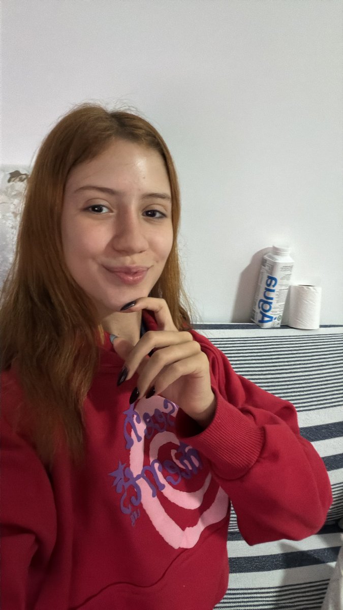lizmacedolas's tweet photo. quem ficar parado é... https://t.co/q6l7ImBVgt
