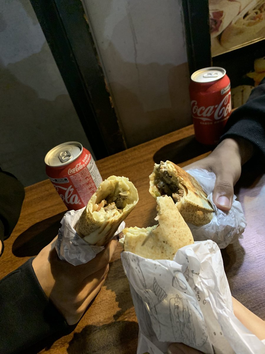 lucasdfm1's tweet photo. shawarmaaaaa https://t.co/iNsGyTcjHU