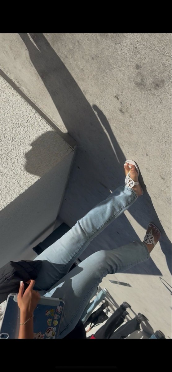 Jskeangeles9273's tweet photo. Sis feet
#candid #feet #ass #sis #cuck #candidfeet https://t.co/J6vabvdmkA