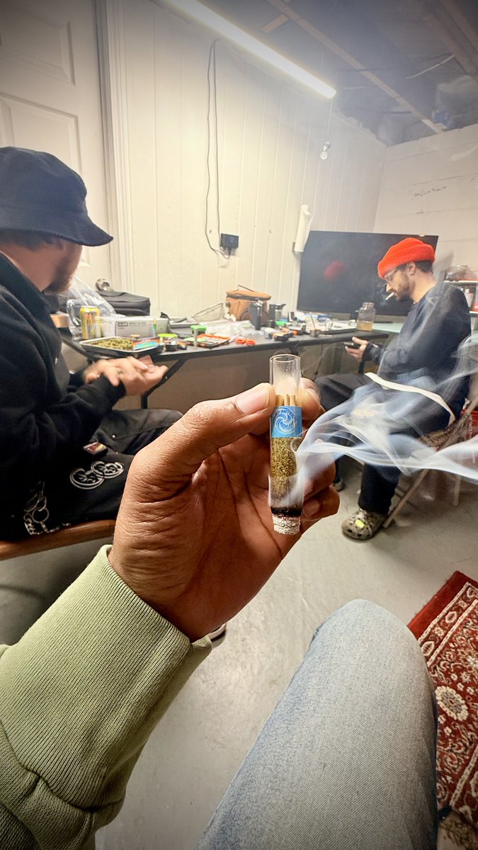 StackyChan's tweet photo. Symbiotic Sesh with @myweedstuff 🔥

Zprite x Fear Of Boof &amp; Yellowtail S-Tier x Apex Solventless https://t.co/0Y09NRI3MX