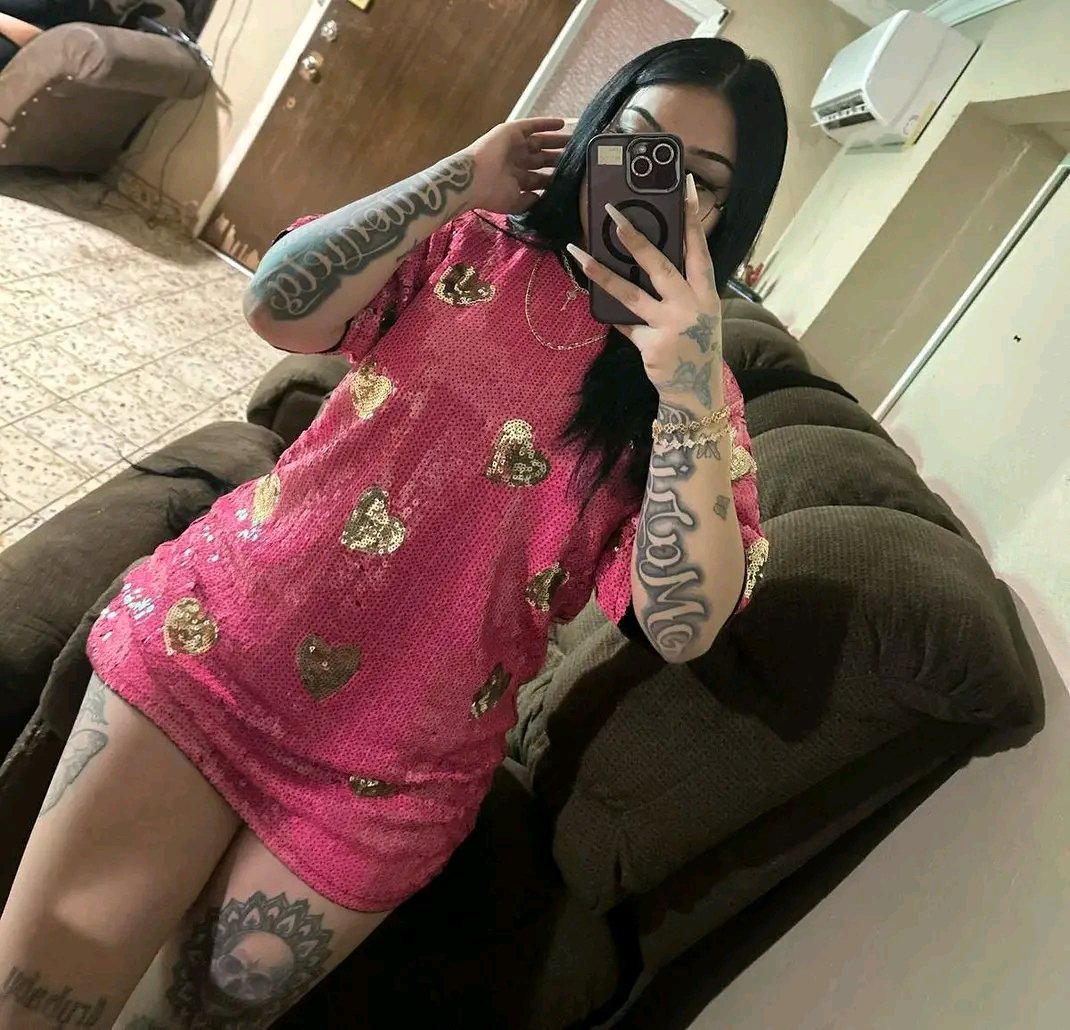 LuisAng06277682's tweet photo. Valeria una puta de las caras pero ace buen jale en la cama🤤🤤 https://t.co/sxc1KMnLoy