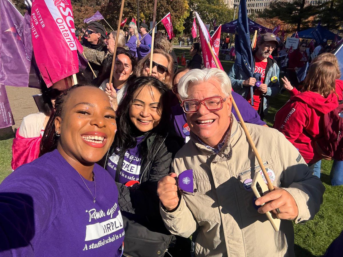 osbcucscso's tweet photo. In Toronto, the purple wave stood strong, proudly representing education workers and the essential work they do every day. #OntEdUnited https://t.co/Tl57SCFPQo