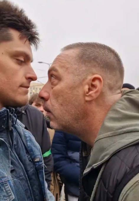 goranpancevo2's tweet photo. Gde je sada i šta radi ova ljudska nula i gnjida od čoveka? https://t.co/fdiLX4gtl6