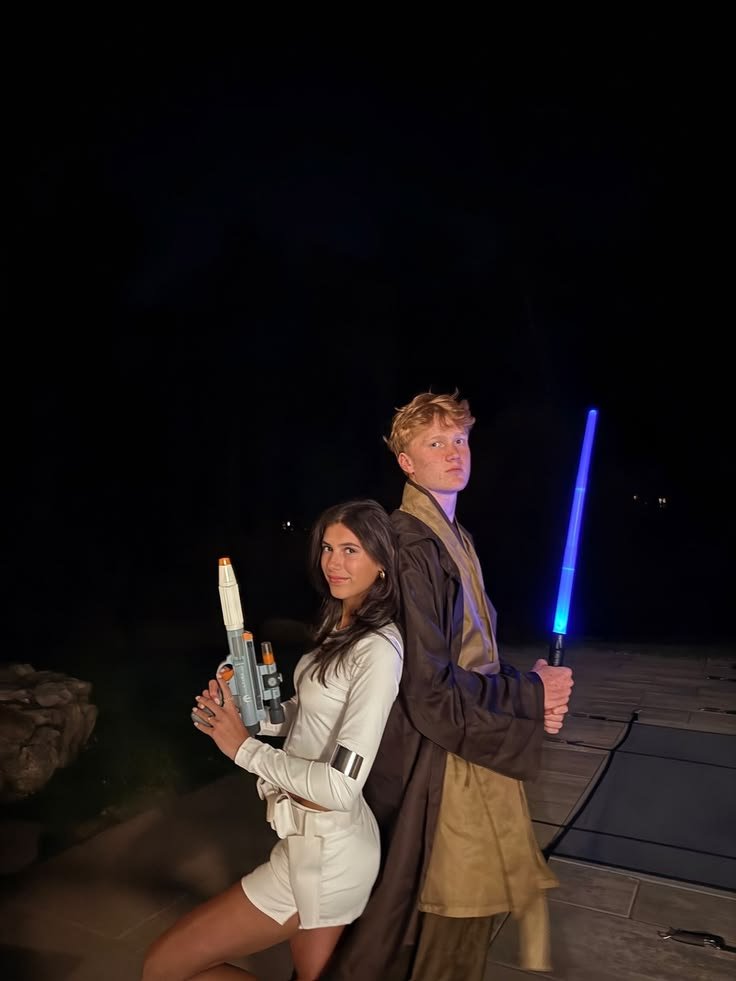 anakinsizpadme's tweet photo. Halloween'da Anakin ve Padme olma hayali https://t.co/gaBb9OH0qe