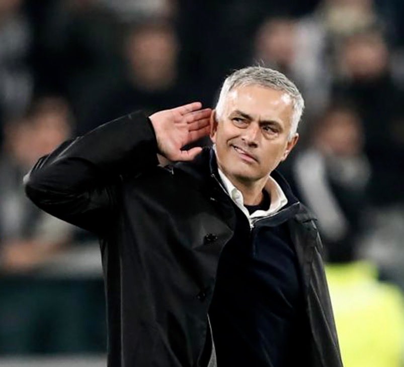 JordanFactor's tweet photo. @Carlos_Ponz COBARDE??!!!! Zas!!! 😳

Mourinho con la histórica carrera como DT, con una trayectoria histórica y de élite mundial, entrenando a los mejores clubes del mundo y aquí lo etiquetan de ratonero y COBARDE!!! 

Lo que hay que leer, WOW!!! https://t.co/I04rmftmzU