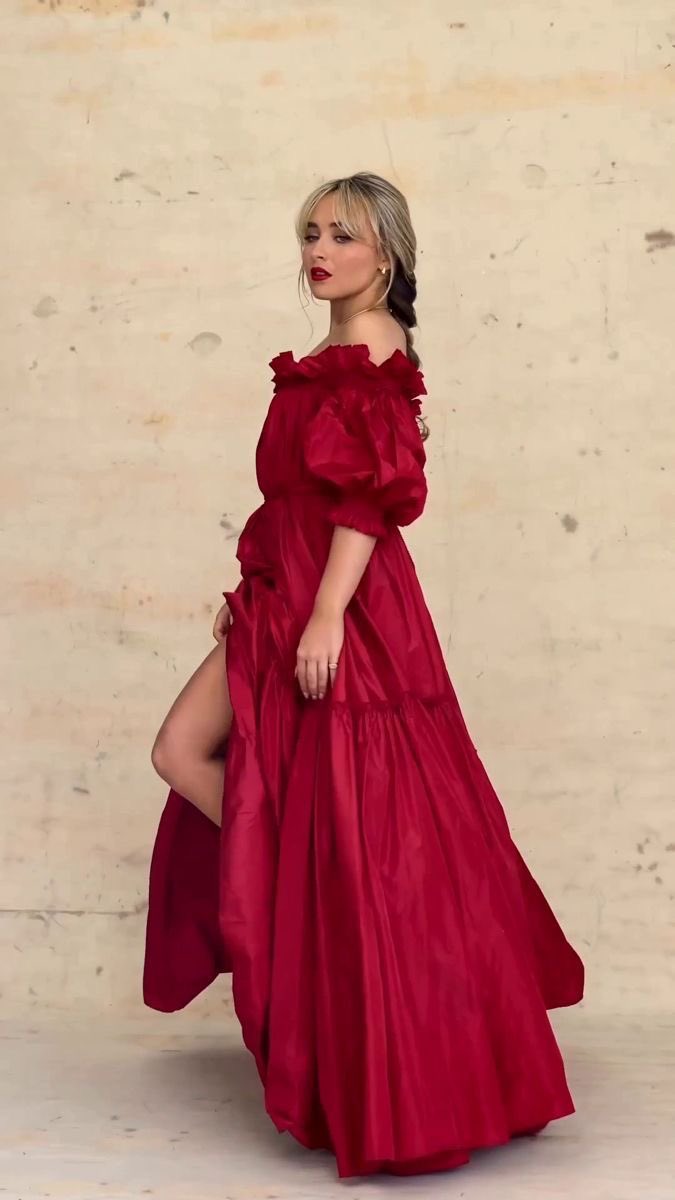 sabrinasgallery's tweet photo. lady in red ☆ https://t.co/ommFY5Oxov