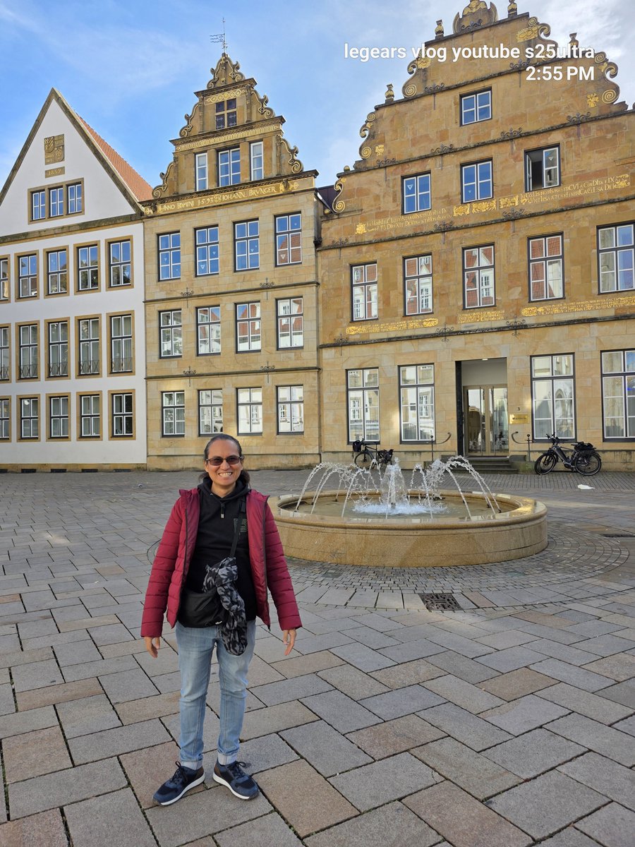 LEGEARSVLOG's tweet photo. They say Bielefeld doesn’t exist, so I had to see its charm for myself! ✨ Crisp autumn skies, 16th-century architecture, and peaceful fountain views. Would you visit this German gem? 🍂🇩🇪
#Bielefeld #GermanyTravel #AutumnVibes #ExploreGermany #LeGearsVlog https://t.co/3YqeUAVbJx