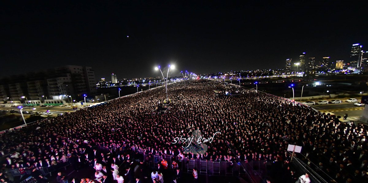 Published_I's tweet photo. מאסן ציבור ביים כינוס רבבות ישראל יעצט באנאכט אין שטאט בני ברק, אין בעפארברייטונג צו די בחירות די וואך אין מדינת ישראל, אין שפיץ פון גדולי ומאורי הדור שליט"א (קרעדיט: שוקי לרר) https://t.co/HpBebPbRZ7