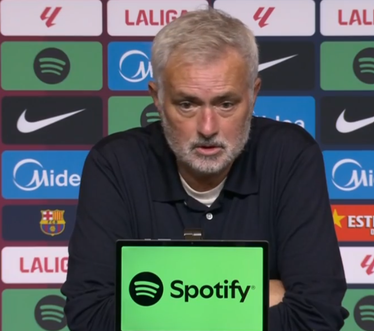 theMadridZone's tweet photo. 🚨 José Mourinho: "Look at LUNIN.

Why did NONE of you ask me about him?

If we had lost today, the FIRST question would be "did you lose because Lunin played and Courtois is out?" 

Lunin was UNBELIEVABLE." https://t.co/D9wDF5XDb7