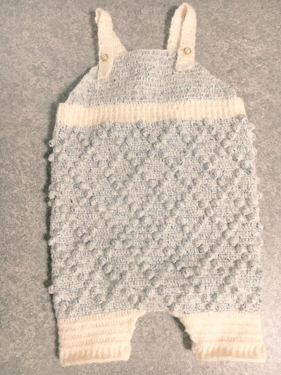 wasurena_na's tweet photo. 昔編んだやつの写真でてきた笑

2枚目ロストインタイムだっけ？
懐かしい！

#編み物好きさんと繋がりたい #編み物
#かぎ針編み　#crochet https://t.co/PUREDfpuS0