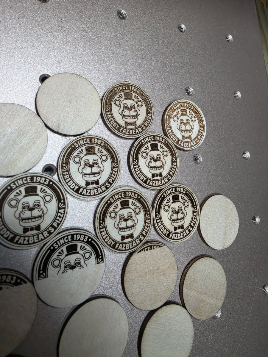 VTBackup's tweet photo. That's odd these coins must have a side that the setting can dig into and another that doesn't? https://t.co/cgP2ASdzLG