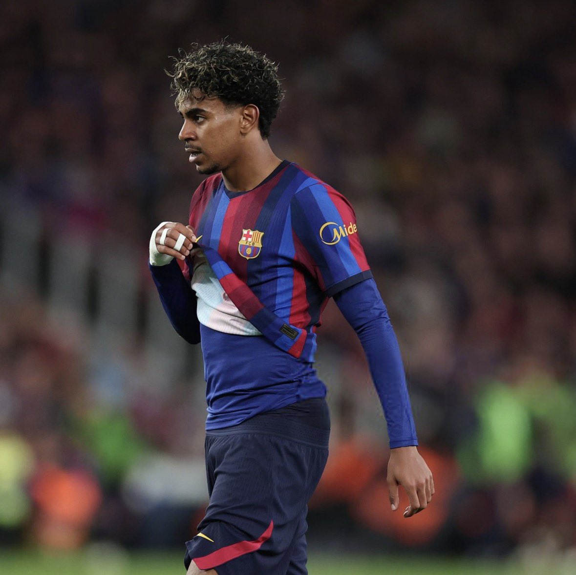 luzanilla_10's tweet photo. @Somhiseremfcb Espero que le den el balón de oro a Mbappe kane incluso cubarsi, pero darle el balón de oro a este con la semana que lleva, que en los partidos grandes se caga y se pone a hablar como si fuera Messi????? https://t.co/aasoqmdIDJ