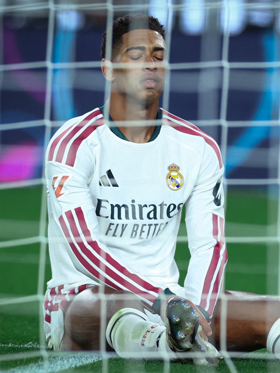 realmadrid's tweet photo. Cuando mañana es lunes...

¡PERO HAS GANADO EL CLÁSICO! https://t.co/B9s4k802jY