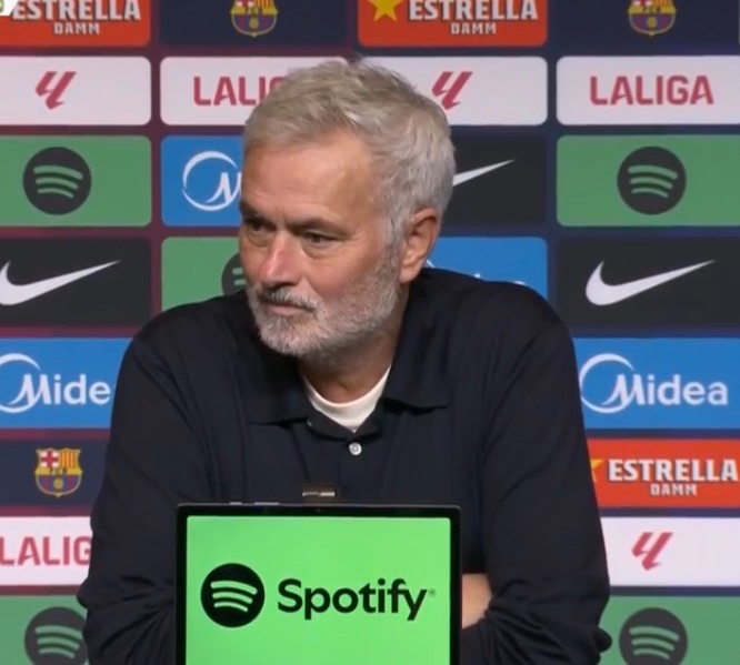 MadridXtra's tweet photo. 🚨 Mourinho: “I look at the bench, and I see starters.

Camavinga was EXTRAORDINARY vs Leipzig, and today he was unbelievable again.” https://t.co/2vsHNHgnn9