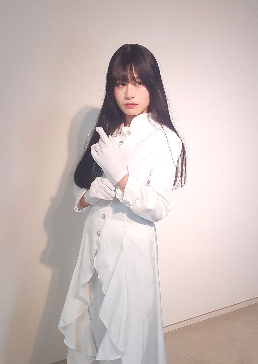 sweet_pain8341's tweet photo. 【キャラ⑨】白木美世子： 八耶あまね
政治結社・白の世のトップ。政治家・白木炎聖の娘。父の不審死から政治家を目指さず、白の世を立ち上げる。その裏では宝石の窃盗団を従える。
スイートペイン 望　イマ―シブ公演「黒蜥蜴 ミュゼ＆ロマンセロ」
ご予約は↓から。
https://t.co/oJebn8r1ZZ https://t.co/1B8proiR2F