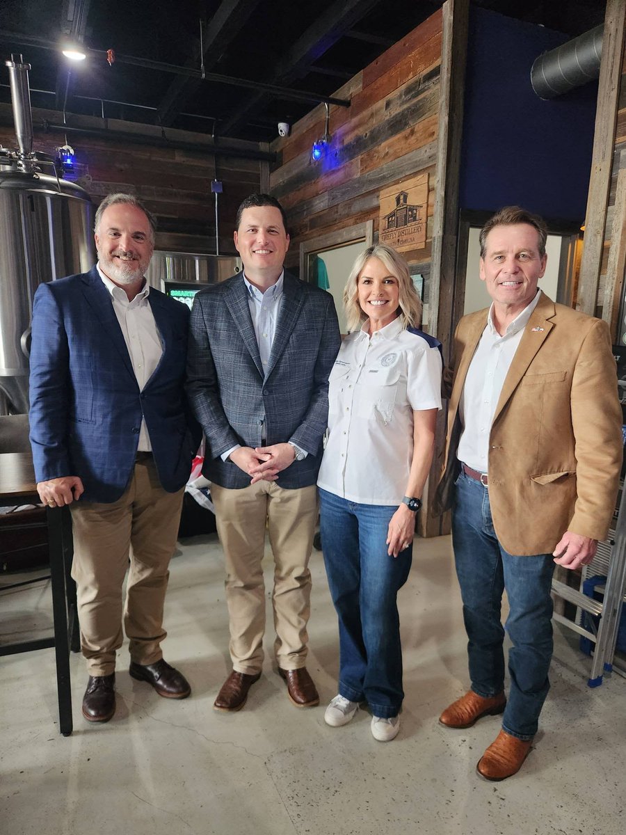 HagenbuchTX's tweet photo. It was great to join many of my friends and colleagues to welcome @KenPaxtonTX to Sanger today! It was a tremendous crowd filled with excitement and incredible enthusiasm. It's clear that Paxton is the best candidate in the race for US Senate. If you have not made it to the polls yet, you have 5 more opportunities to take advantage of to early voting! Monday through Friday 7:00 a.m. to 7:00 p.m.! 🗳🇺🇸