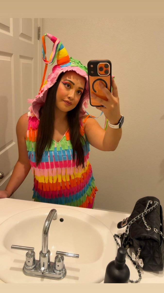 _ninji_00's tweet photo. Costume 1 🪅🪅🪅🪅 https://t.co/0QDM9AHNbz