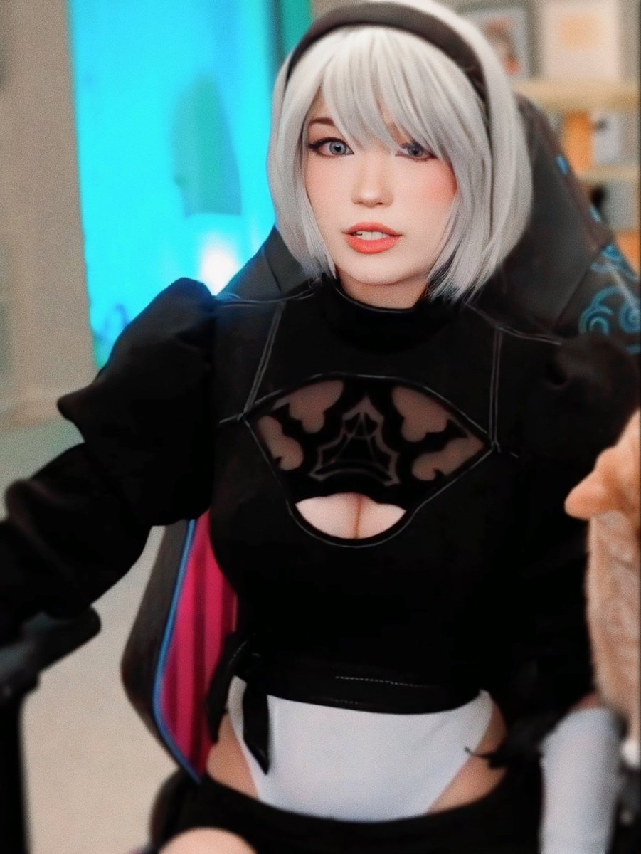 Henrydillman99's tweet photo. Your honor I love her 

#emi #emiru https://t.co/Iy1OoqAr4d