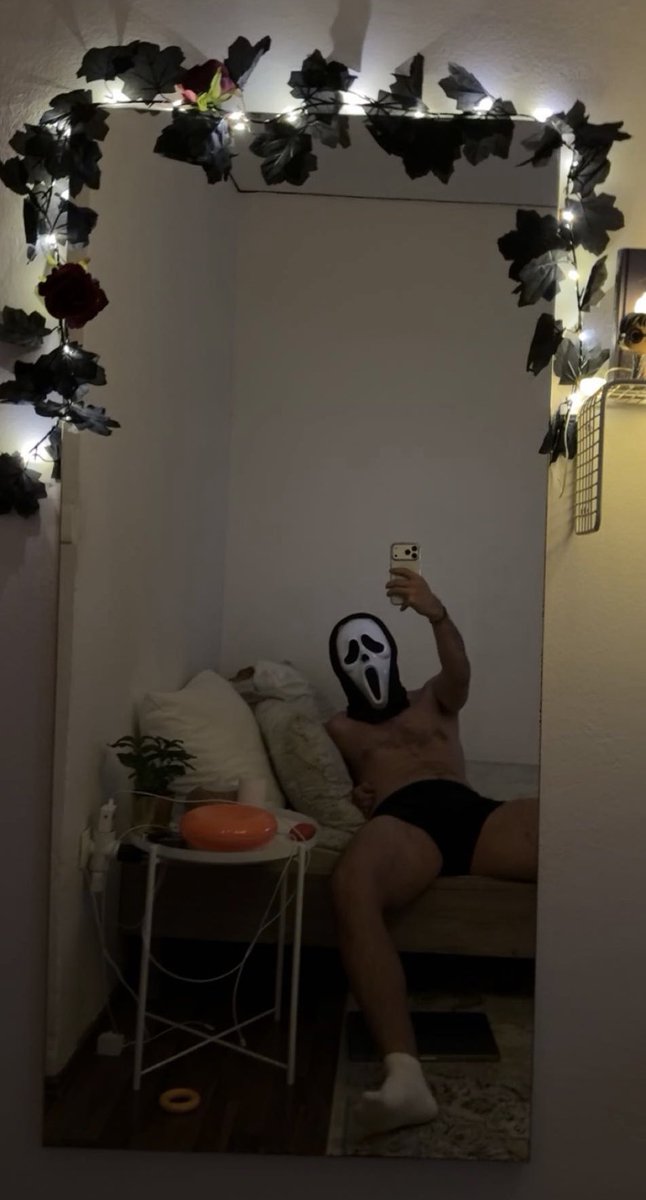 leobeo28's tweet photo. Weโre coming close ๐ตโ๐ซ๐ #gayhalloween #halloween #gayporn #horrorporn #gaycum #feet #socks #gaysocks #bulge #armpits #gayarmpits https://t.co/og98TVGz2Y