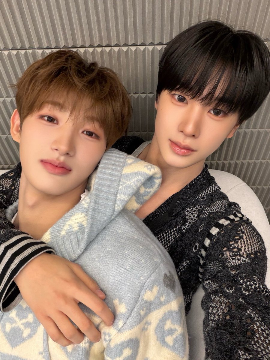 id17kikii's tweet photo. 261026 코스모 #곽기웅
희주형 코끼리 털 날려요 (늦었지만 생일 축하해요)
#아이덴티티 #idntt
#itsnotover #kwakgiwoong https://t.co/0jiYUdUpHS
