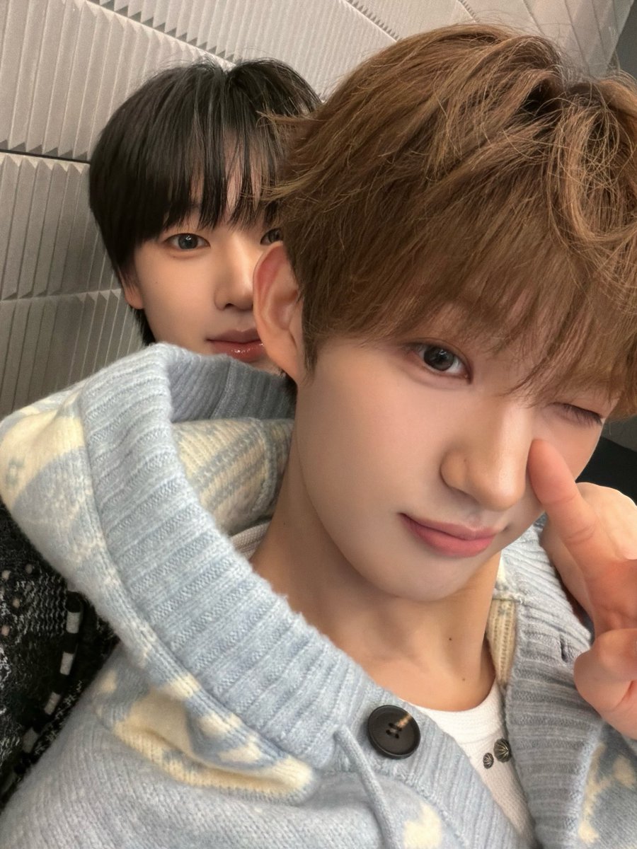 id17kikii's tweet photo. 261026 코스모 #곽기웅
희주형 코끼리 털 날려요 (늦었지만 생일 축하해요)
#아이덴티티 #idntt
#itsnotover #kwakgiwoong https://t.co/0jiYUdUpHS
