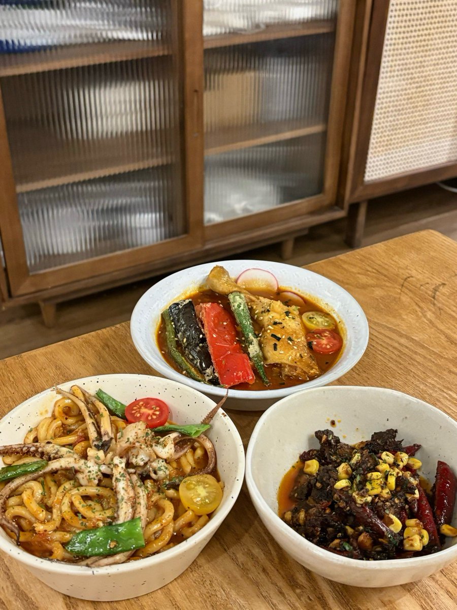 pon2co's tweet photo. 父が待つ餡が走る！熱々の餡子たっぷり和菓子、急いで買いに行こう， https://t.co/C4EfcNWxim